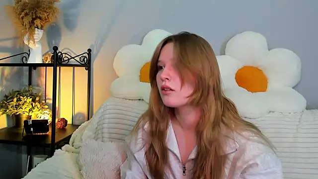 EvaStevs online show from February 3, 2025, 2:34 pm