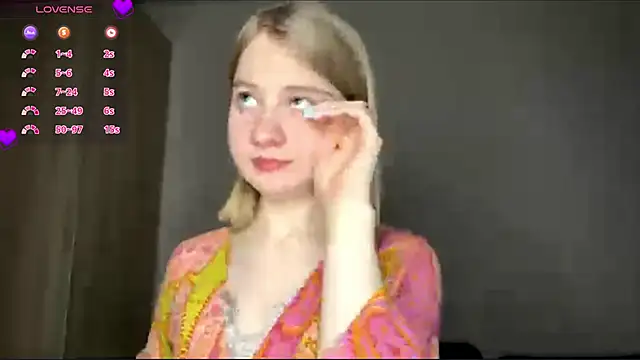 OdelinaFicken online show from March 4, 2026, 6:43 am