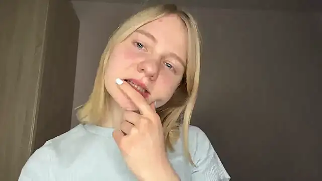 OdelinaFicken online show from February 13, 2026, 8:03 am