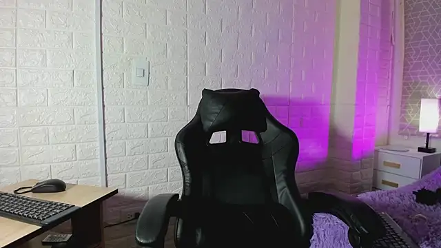 sweet kitty0110 online show from November 15, 2025, 8:35 pm