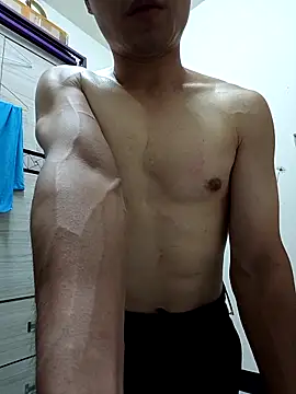 Snapshot of chiata410 chatting on April 5, 2026, 1:07 pm chiata410 online show from April 5, 2026, 1:07 pm