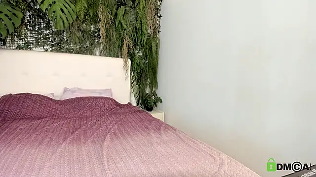 ElizaNik  online show from September 21, 2025, 4:45 pm