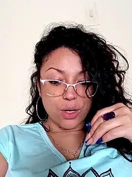 Snapshot of Lunavega1 chatting on December 17, 2025, 8:25 pm Lunavega1 online show from December 17, 2025, 8:25 pm