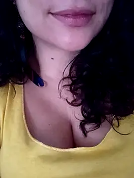 Snapshot of Lunavega1 chatting on November 7, 2025, 9:41 pm Lunavega1 online show from November 7, 2025, 9:41 pm