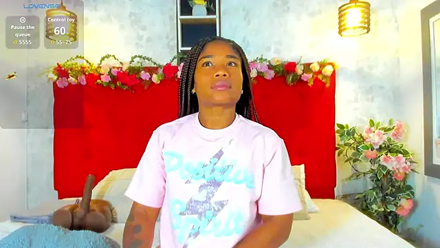 Snapshot of SilvannaFit chatting on October 26, 2025, 11:54 am SilvannaFit online show from October 26, 2025, 11:54 am