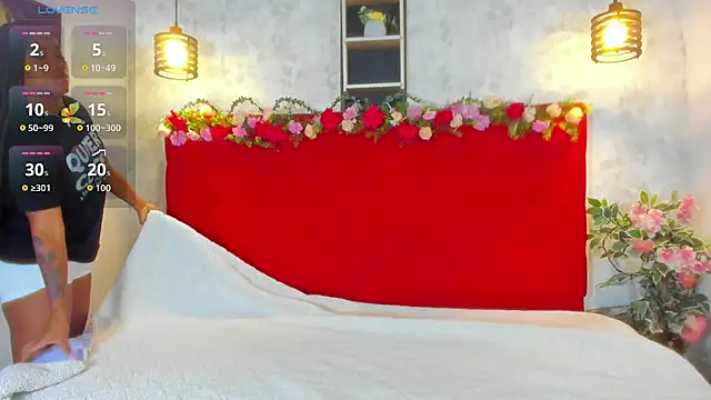 Snapshot of SilvannaFit chatting on October 27, 2025, 12:06 pm SilvannaFit online show from October 27, 2025, 12:06 pm