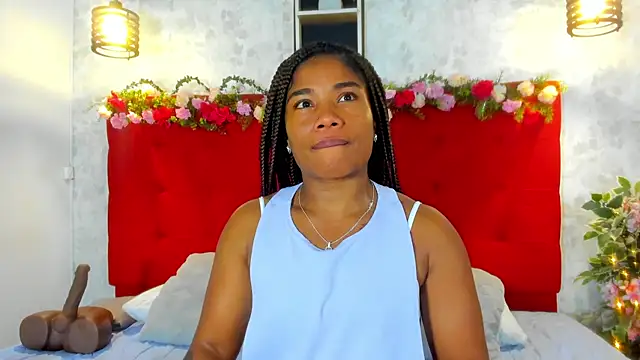 Snapshot of SilvannaFit chatting on November 7, 2025, 12:10 pm SilvannaFit online show from November 7, 2025, 12:10 pm