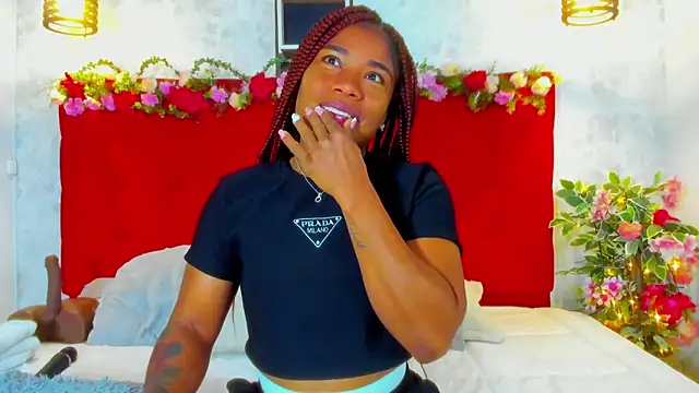 Snapshot of SilvannaFit chatting on November 23, 2025, 11:09 am SilvannaFit online show from November 23, 2025, 11:09 am