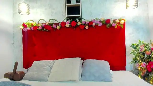 Snapshot of SilvannaFit chatting on November 11, 2025, 11:49 am SilvannaFit online show from November 11, 2025, 11:49 am