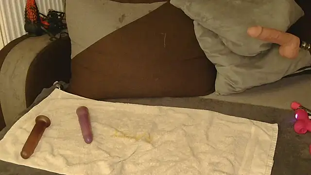 liloucamchaudee online show from March 9, 2026, 7:50 pm