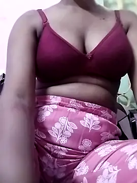 Snapshot of Shivani_Tivari chatting on November 5, 2025, 10:29 am Shivani Tivari online show from November 5, 2025, 10:29 am