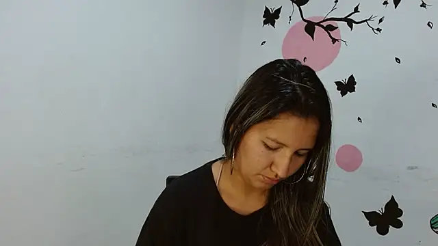 Snapshot of Benett_Lea chatting on December 16, 2024, 7:21 pm Benett Lea online show from December 16, 2024, 7:21 pm