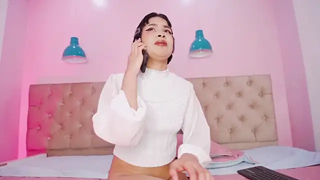 ILENAHEY online show from February 17, 2025, 2:49 pm