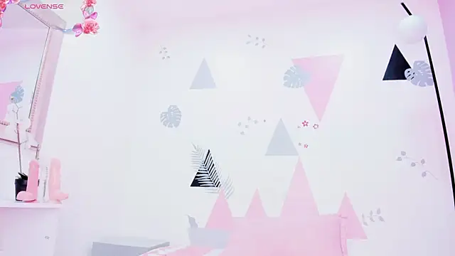 ILENAHEY online show from October 7, 2025, 8:21 pm