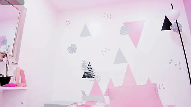 ILENAHEY online show from September 23, 2025, 9:44 pm