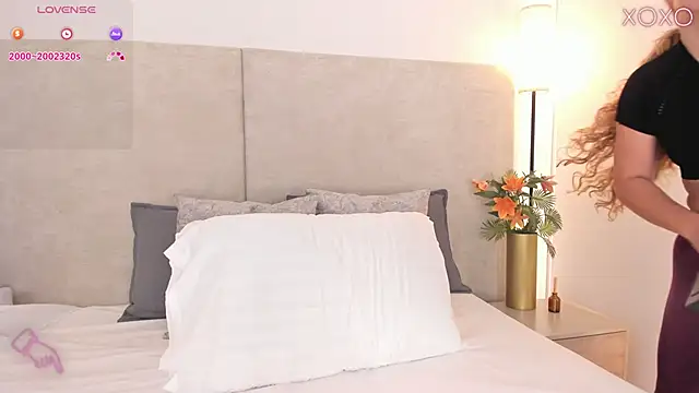 Snapshot of Saori_newman chatting on December 3, 2025, 12:04 pm Saori newman online show from December 3, 2025, 12:04 pm