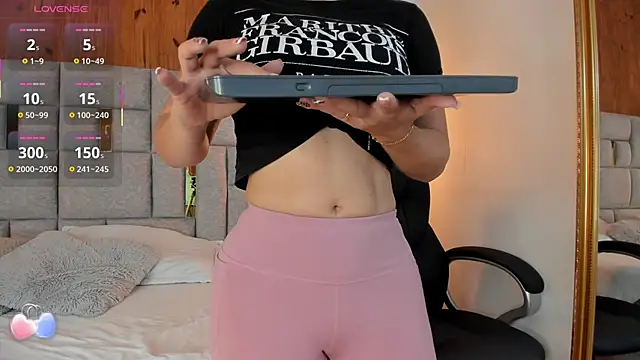 Snapshot of Saori_newman chatting on September 29, 2025, 12:55 pm Saori newman online show from September 29, 2025, 12:55 pm