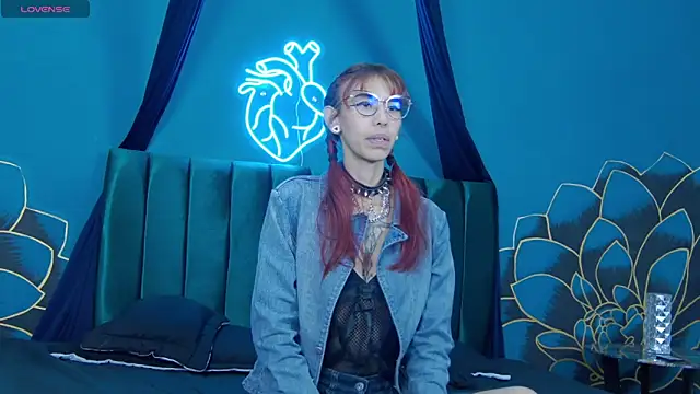 Snapshot of Lunamistyc chatting on November 27, 2025, 7:58 pm Lunamistyc online show from November 27, 2025, 7:58 pm