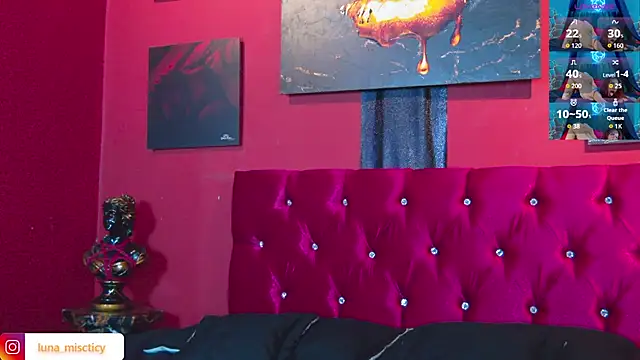 Snapshot of Lunamistyc chatting on November 12, 2025, 7:40 pm Lunamistyc online show from November 12, 2025, 7:40 pm