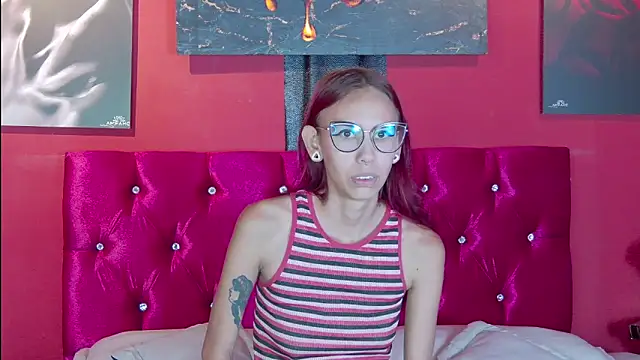 Snapshot of Lunamistyc chatting on November 6, 2025, 7:40 pm Lunamistyc online show from November 6, 2025, 7:40 pm