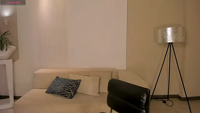 AlinaKravitz online show from March 13, 2026, 11:48 am