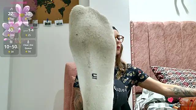 Emmy petit online show from February 1, 2026, 2:21 am