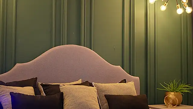 ArwenMuse online show from October 28, 2025, 9:36 pm