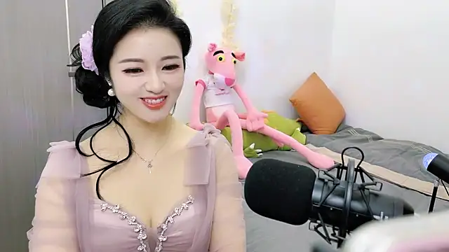 starsqimei online show from November 13, 2025, 4:38 am