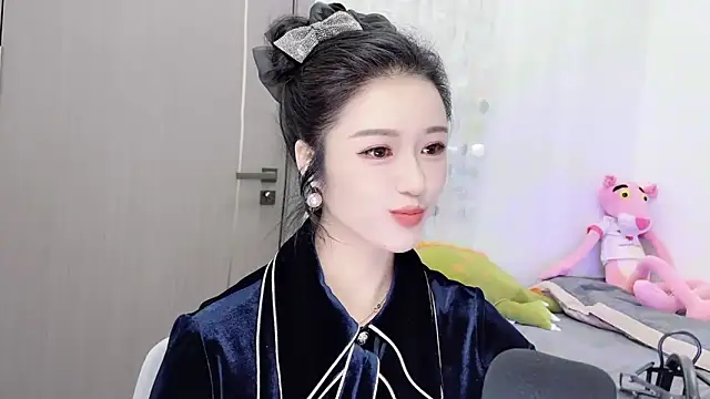 starsqimei online show from December 2, 2025, 5:53 am