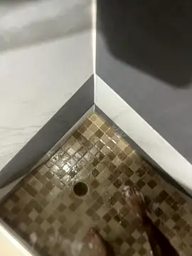 mylovetr1 online show from November 10, 2025, 1:21 am