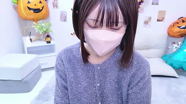Snapshot of aki_zzz chatting on October 27, 2025, 12:28 pm aki zzz online show from October 27, 2025, 12:28 pm