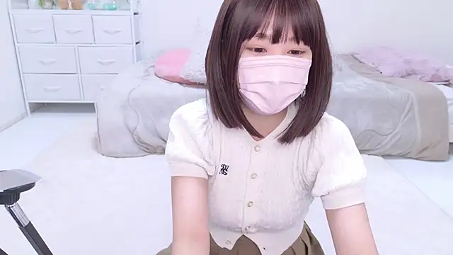 Snapshot of aki_zzz chatting on March 17, 2025, 2:08 am aki zzz online show from March 17, 2025, 2:08 am