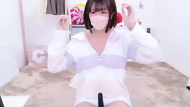 Snapshot of aki_zzz chatting on February 3, 2026, 8:14 pm aki zzz online show from February 3, 2026, 8:14 pm