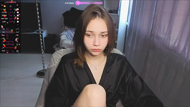 SweetLinaa online show from April 17, 2026, 9:45 am