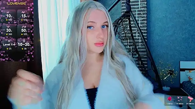 Snapshot of Evacadooo chatting on November 6, 2025, 6:39 am Evacadooo online show from November 6, 2025, 6:39 am