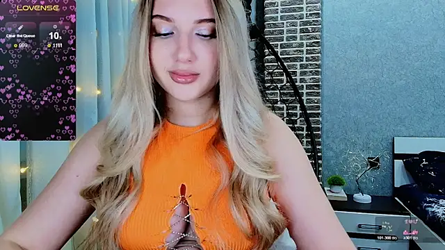 Snapshot of Evacadooo chatting on November 23, 2025, 2:21 am Evacadooo online show from November 23, 2025, 2:21 am