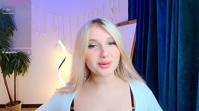 Evacadooo online show from February 10, 2026, 2:32 am