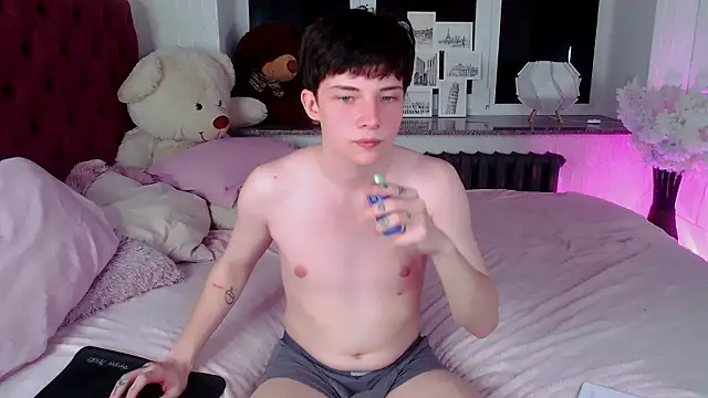 iwillfall online show from March 16, 2026, 4:53 am