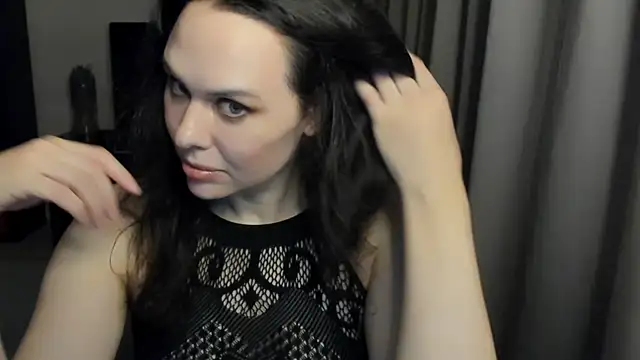 Snapshot of MollyCheiz chatting on July 11, 2026, 9:15 pm MollyCheiz online show from July 11, 2026, 9:15 pm