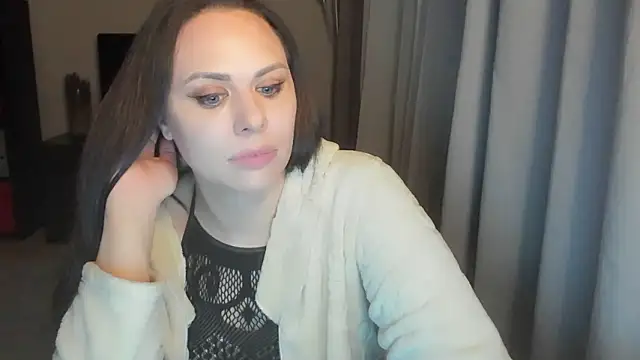 MollyCheiz online show from March 17, 2026, 8:12 pm