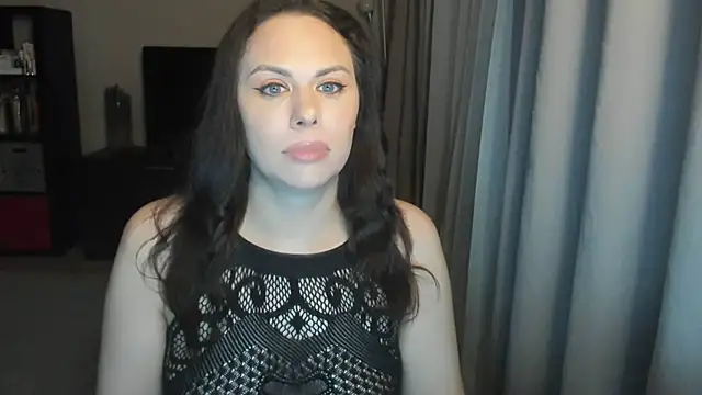 MollyCheiz online show from April 12, 2026, 8:45 pm