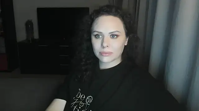 Snapshot of MollyCheiz chatting on June 18, 2026, 8:47 pm MollyCheiz online show from June 18, 2026, 8:47 pm