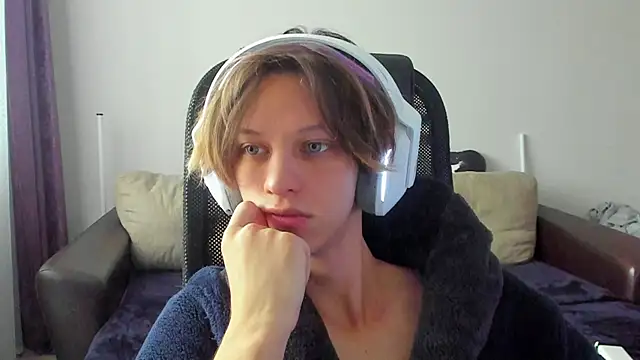 Ostin meow online show from November 10, 2025, 3:55 am