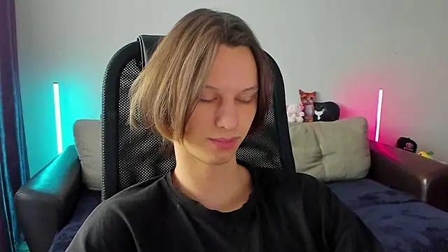 Ostin meow online show from March 23, 2026, 2:22 am