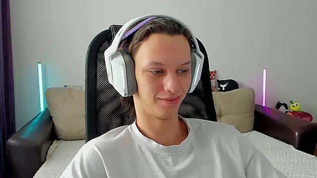 Ostin meow online show from February 23, 2026, 7:53 am