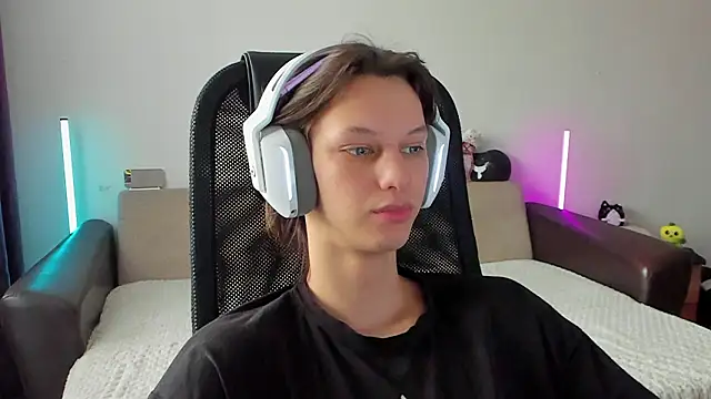 Ostin meow online show from February 17, 2026, 8:55 am