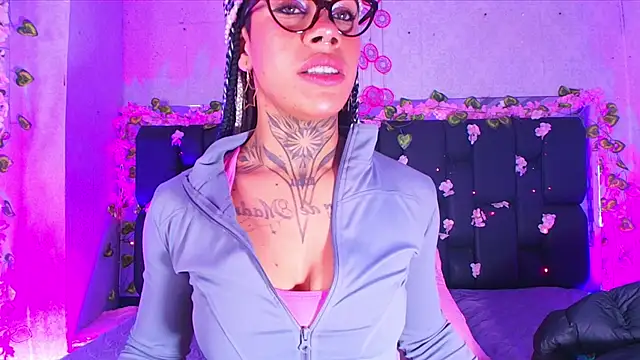 Snapshot of canela_oss chatting on September 12, 2025, 11:54 am canela oss online show from September 12, 2025, 11:54 am