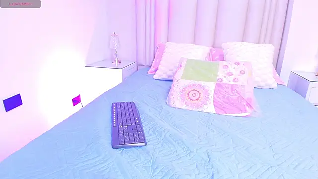 Snapshot of canela_oss chatting on November 5, 2025, 11:57 am canela oss online show from November 5, 2025, 11:57 am