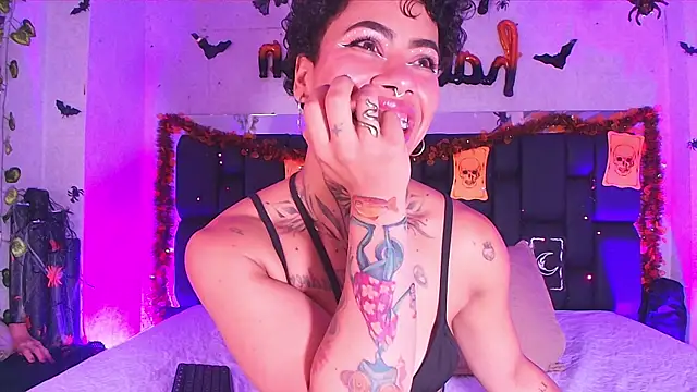 Snapshot of canela_oss chatting on October 25, 2025, 12:04 pm canela oss online show from October 25, 2025, 12:04 pm