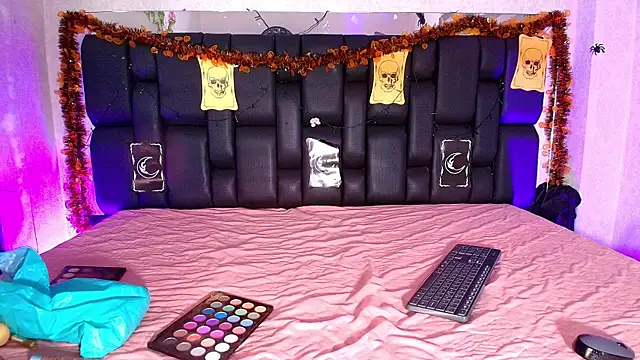 Snapshot of canela_oss chatting on October 20, 2025, 11:55 am canela oss online show from October 20, 2025, 11:55 am